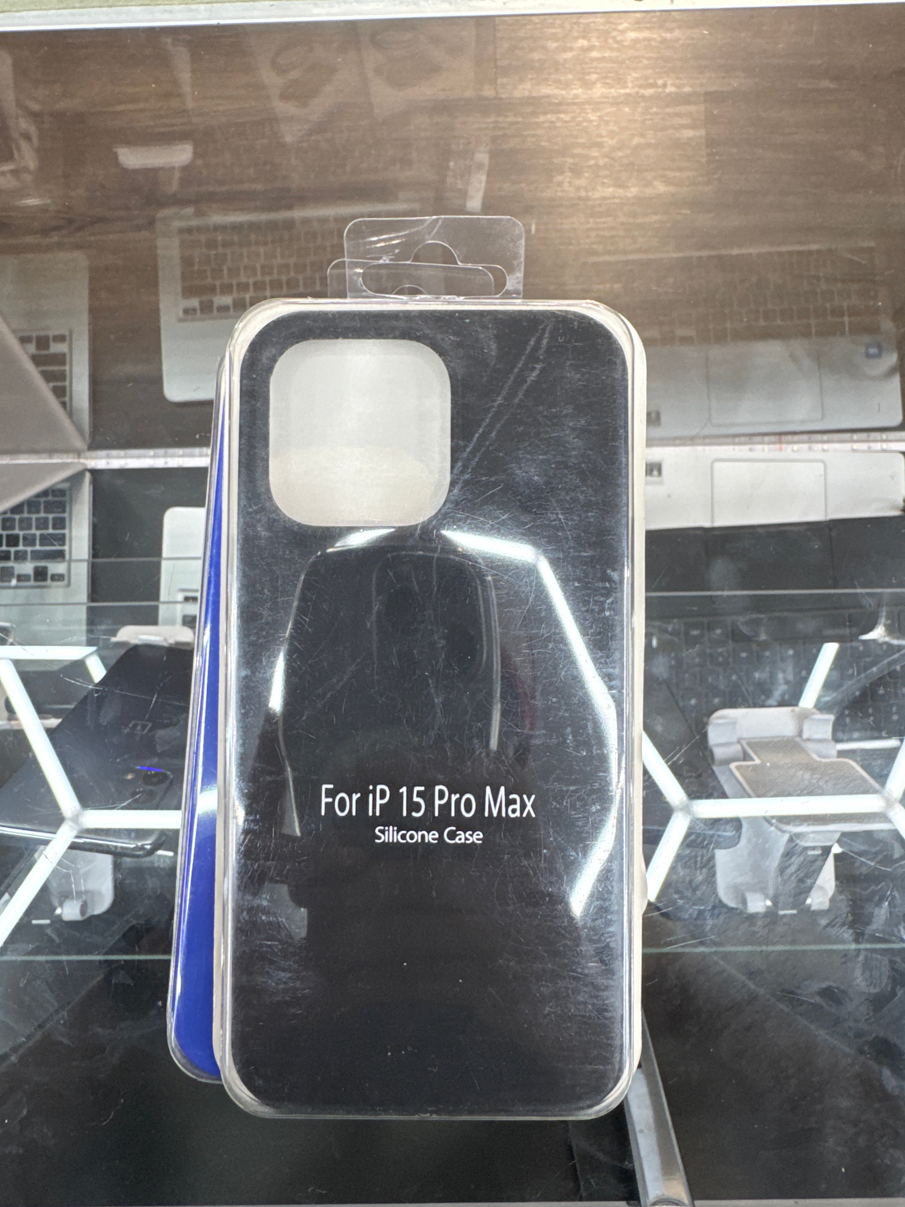 iPhone 15 Pro Max Protector
