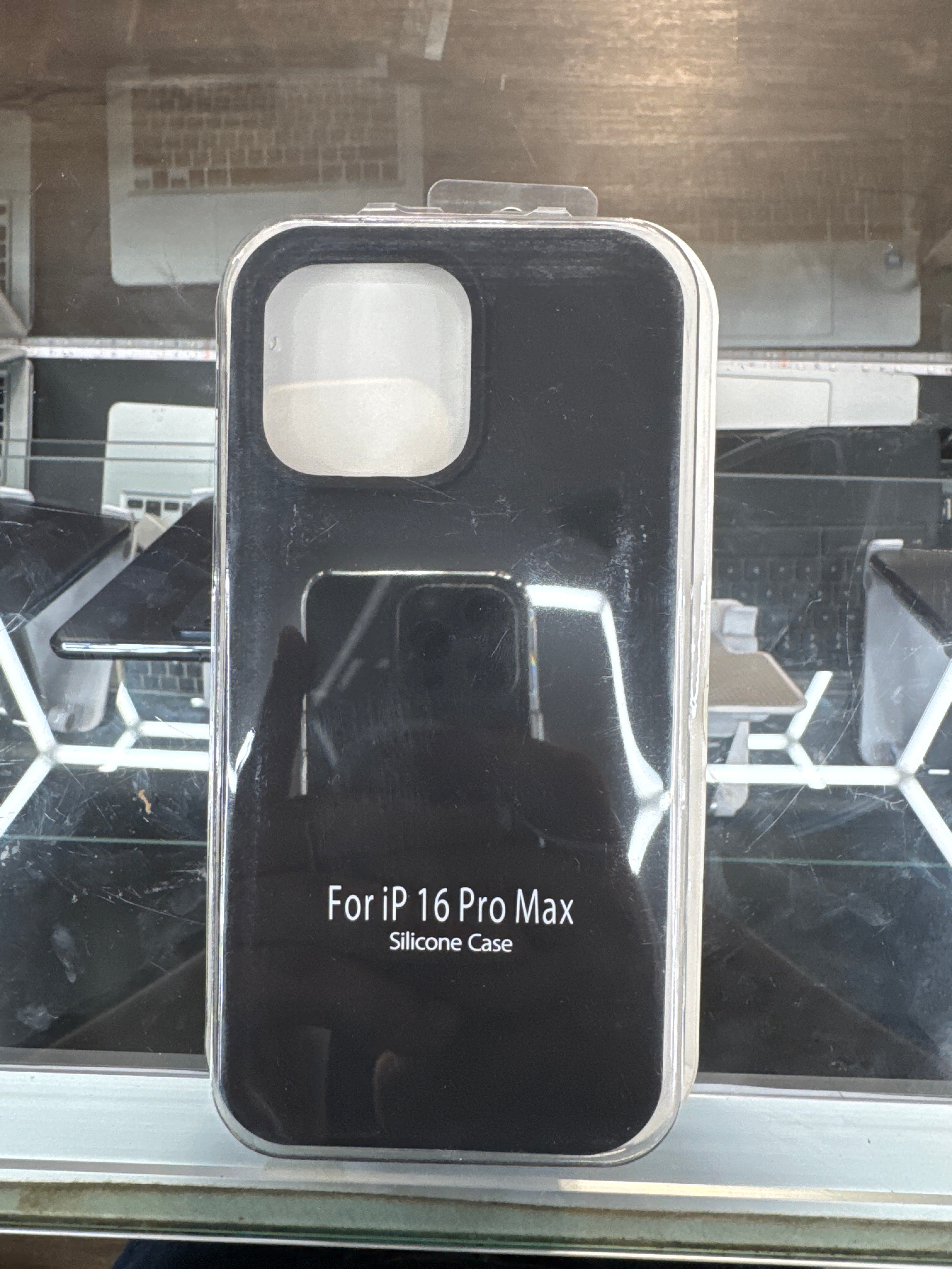iPhone 16 Pro Max Protector